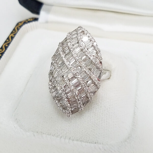 K18WG ダイヤ2.00ct リング（6,7g）